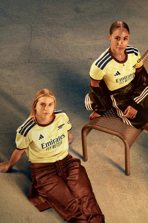 Arsenal Brings Back Its Yellow Kit