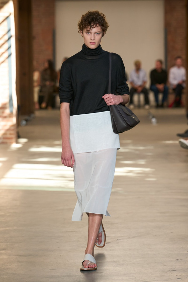 Veronica Leoni Redefines American Minimalism for Calvin Klein Spring 2027