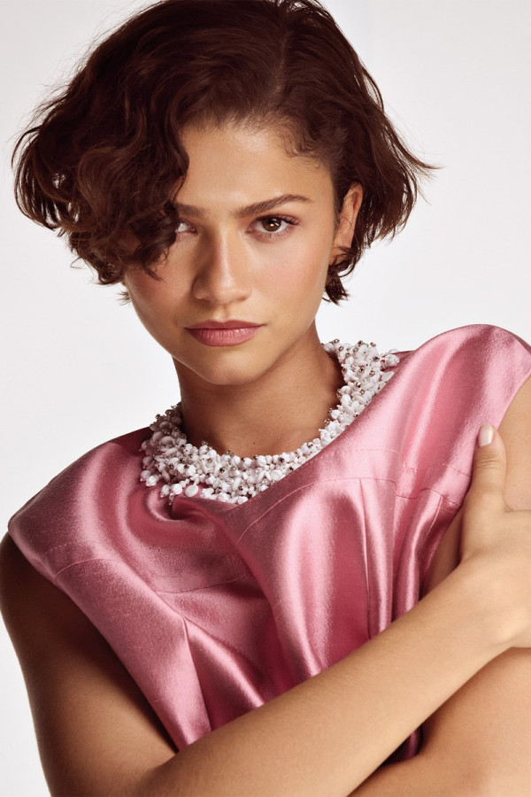 Zendaya Unveils Prada Beauty's "Paradoxe Sweet Chemsitry"
